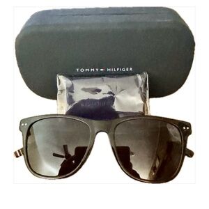 Tommy Hilfiger Men’s Sunglasses Rectangular Black Frame w/ Case